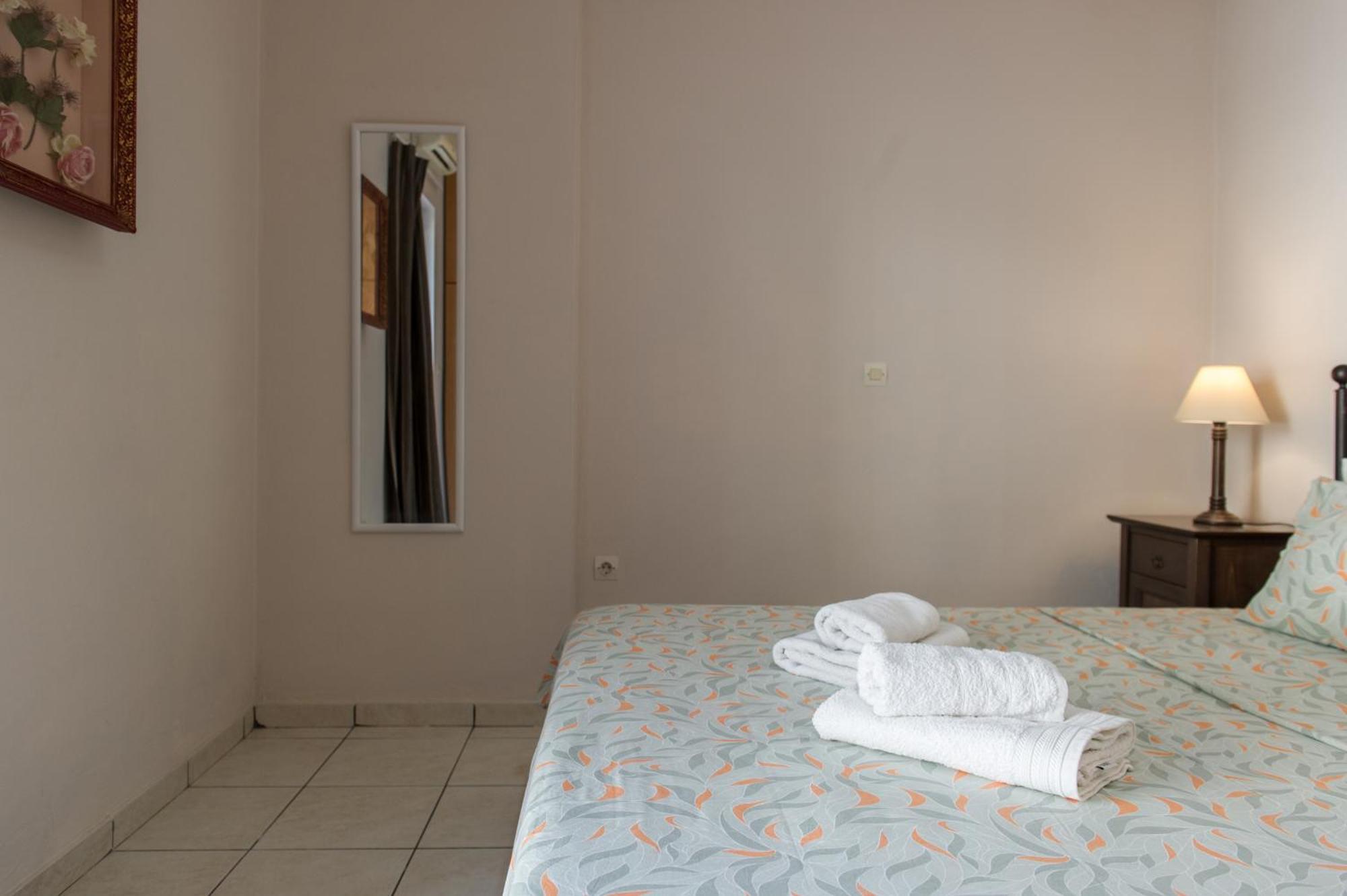 Kamari Blue Apartments Kalamata Dış mekan fotoğraf